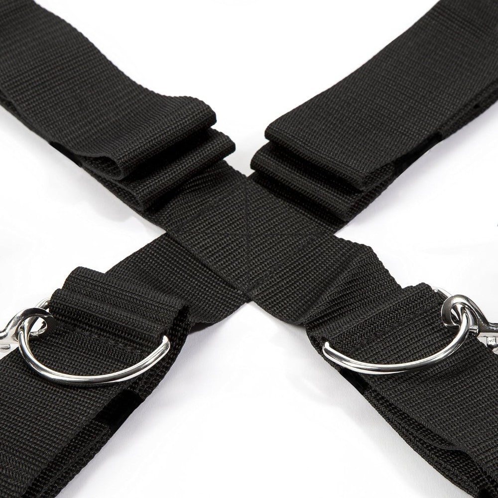 Fifty Shades of Grey Over The Bed Cross Yatak Bağlama Seti